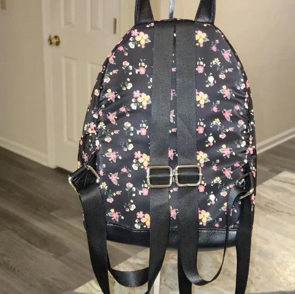 Backpack - Picture 6 of 9